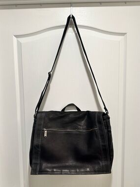 EBAGS Black Leather Laptop Messenger Bag with Adjustable Strap